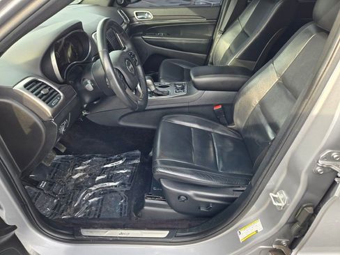 Used 2018 Jeep Grand Cherokee Limited image 21