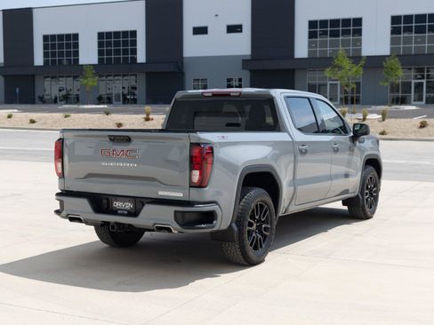 Used 2024 GMC Sierra 1500 Elevation w/ X31 Off-Road Package AWD/4WD image 9