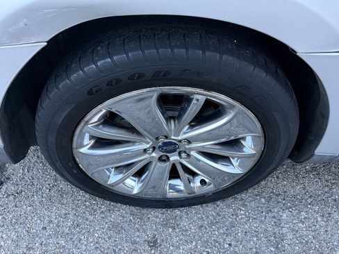 Used 2012 Ford Taurus Limited image 16