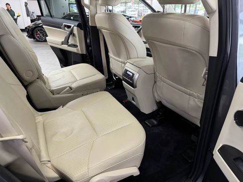 Used 2022 Lexus GX 460 Luxury image 17