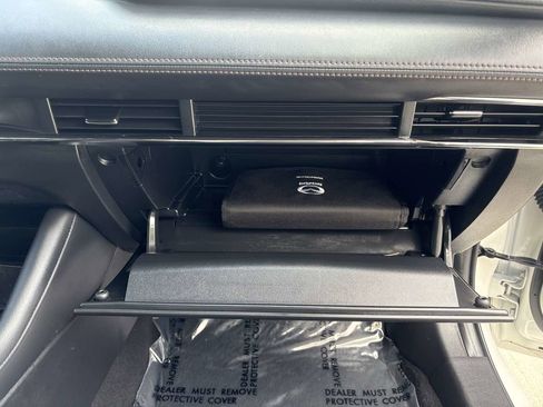 Used 2019 MAZDA MAZDA3 Hatchback FWD image 17