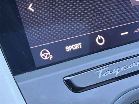 Used 2022 Porsche Taycan 4S image 18