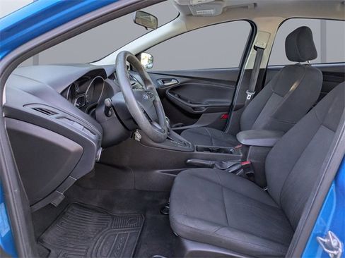 Used 2016 Ford Focus SE w/ Reverse Sensing Package image 19