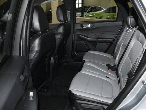 Used 2024 Ford Escape Platinum AWD/4WD image 49