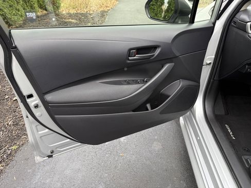 Certified 2025 Toyota Corolla LE image 10