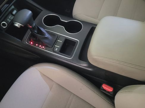 Used 2019 Kia Sorento FWD image 26
