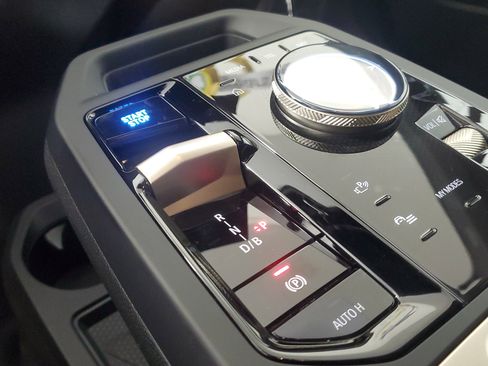 Certified 2025 BMW iX xDrive50 image 22