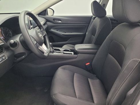 Used 2024 Nissan Altima 2.5 SV image 17