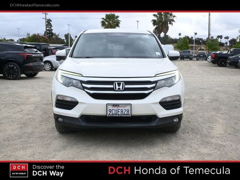 Used 2017 Honda Pilot EX image 2