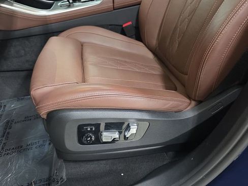 Used 2022 BMW X5 M50i image 29