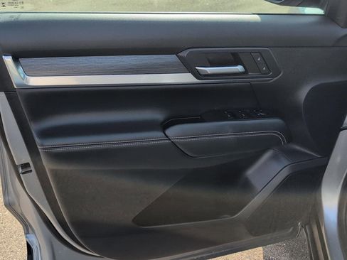 Used 2025 GMC Terrain Elevation image 17