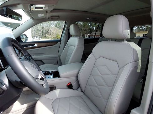 New 2026 Volkswagen Atlas SE FWD image 12