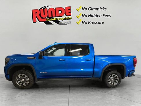 Used 2024 GMC Sierra 1500 AT4 w/ Technology Package AWD/4WD image 3
