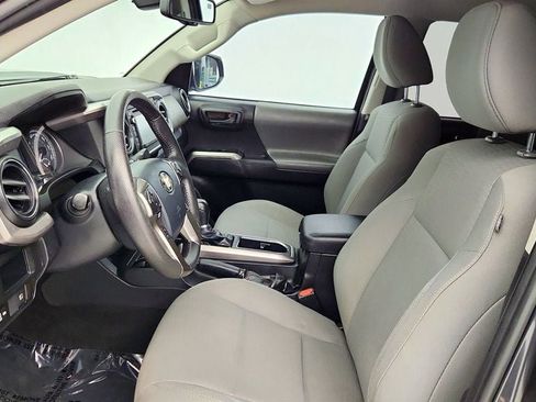 Used 2018 Toyota Tacoma SR5 image 19