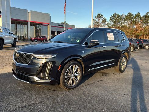 Used 2021 Cadillac XT6 Premium Luxury image 1