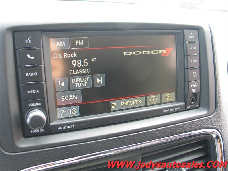 Used 2016 Dodge Grand Caravan SXT w/ Rear Park Assist Package FWD image 15