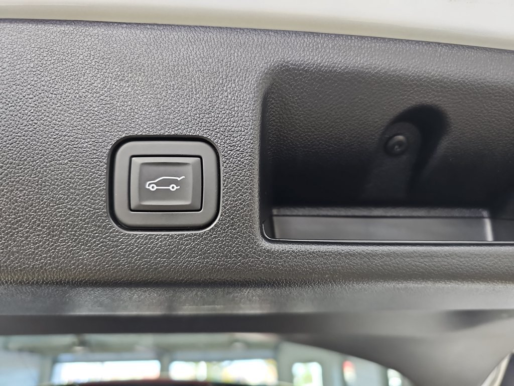 Certified 2024 Chevrolet Equinox EV LT AWD/4WD image 17
