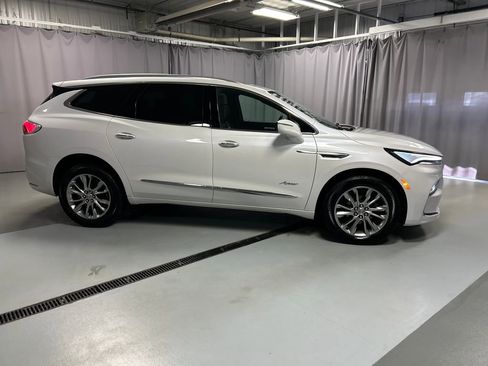 Used 2024 Buick Enclave Avenir w/ Avenir Technology Package AWD/4WD image 8