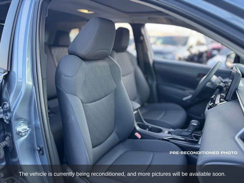 Used 2025 Toyota Corolla Cross LE FWD image 15