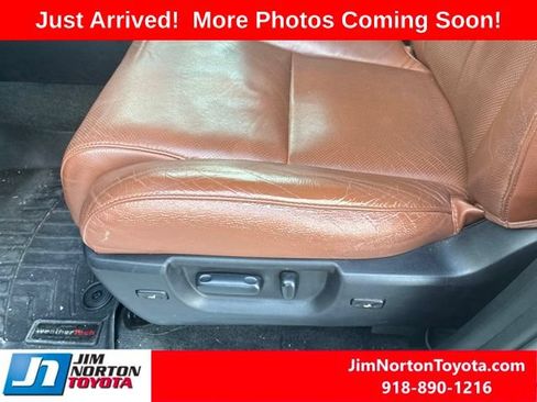 Used 2015 Toyota Sequoia Platinum AWD/4WD image 9