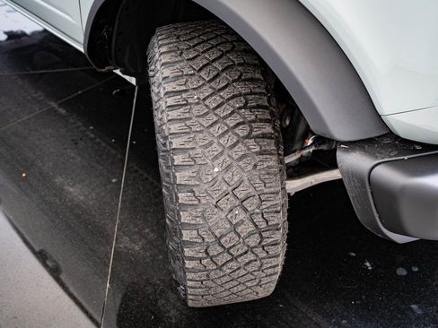 Used 2023 Ford Bronco Wildtrak image 41