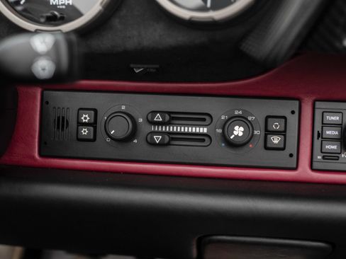 Used 1997 Porsche 911 Carrera RWD image 25
