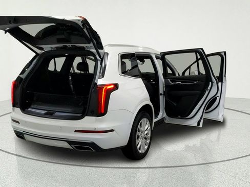 Certified 2020 Cadillac XT6 Premium Luxury AWD/4WD image 11