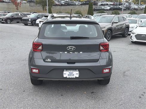 Certified 2025 Hyundai Venue SEL image 6