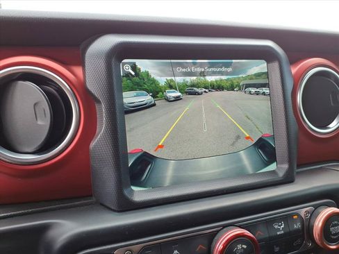 Used 2022 Jeep Gladiator Rubicon AWD/4WD image 16