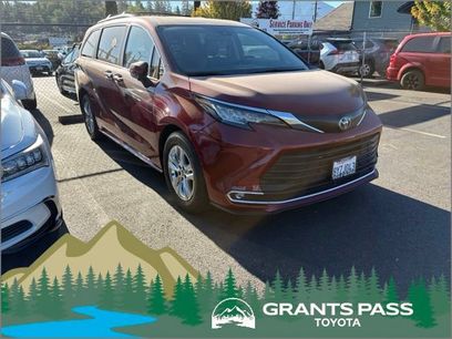 Certified 2022 Toyota Sienna XLE w/ XLE Plus Package