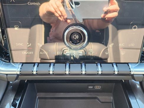 New 2026 GMC Yukon Elevation image 31