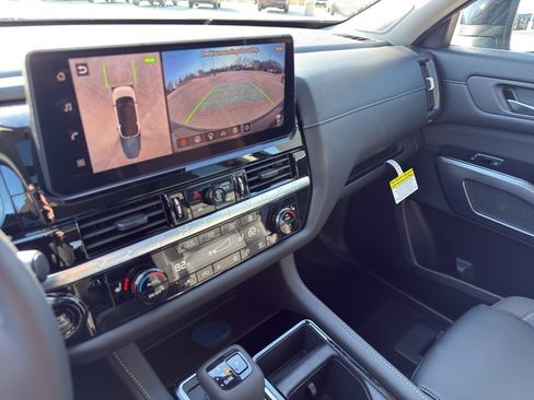 New 2026 Nissan Pathfinder SL w/ SL Premium Package image 19