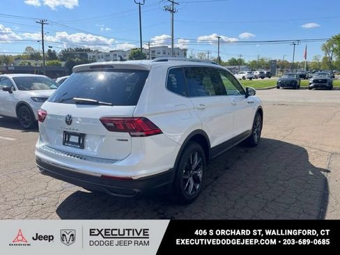 Used 2023 Volkswagen Tiguan SE AWD/4WD image 13