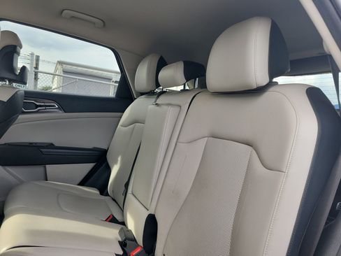 Used 2023 Kia Sportage EX FWD image 13