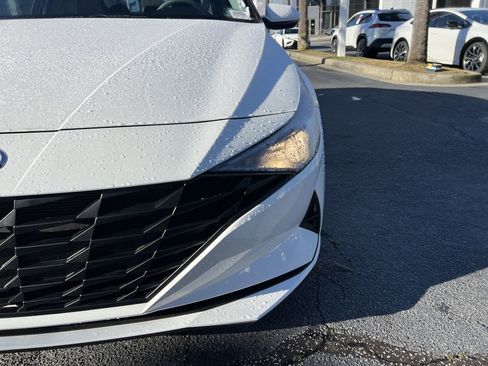 Used 2023 Hyundai Elantra SEL image 5