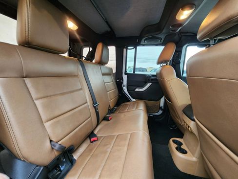 Used 2012 Jeep Wrangler Unlimited Sahara w/ Dual Top Group image 41