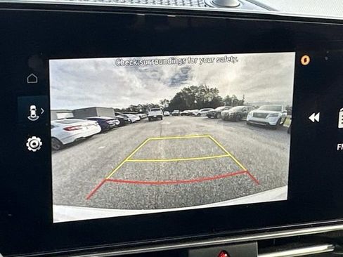 Used 2025 Hyundai Elantra SEL image 18