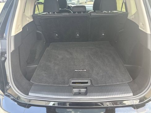Used 2024 Nissan Rogue SV image 13
