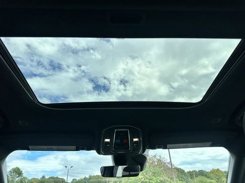 New 2025 Jeep Grand Cherokee L Laredo w/ Luxury Tech Group I image 23