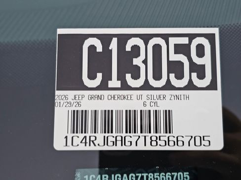 New 2026 Jeep Grand Cherokee Laredo image 10