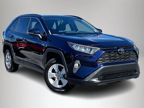 Used 2019 Toyota RAV4 XLE w/ Convenience Package image 2