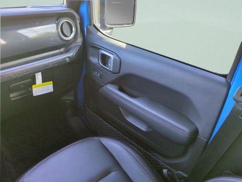 Used 2023 Jeep Wrangler Unlimited Rubicon 392 image 15