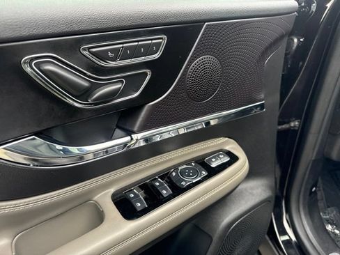 Used 2023 Lincoln Corsair AWD w/ Equipment Group 101A image 18
