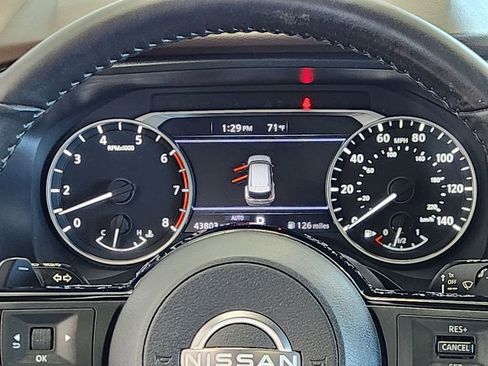 Used 2022 Nissan Rogue SV w/ SV Premium Package image 23