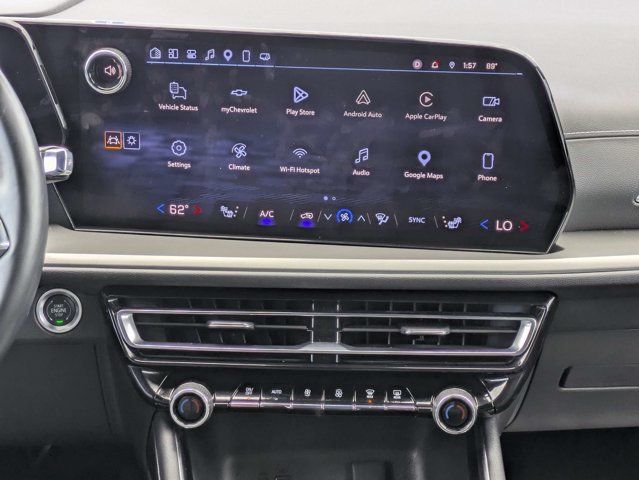Used 2025 Chevrolet Traverse LT FWD image 20