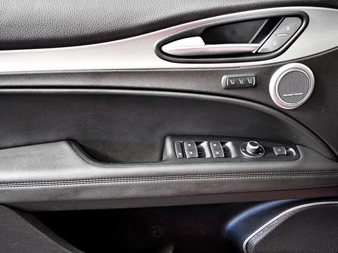 Used 2019 Alfa Romeo Stelvio Ti Sport w/ Quick Order Package 22S Sport image 15