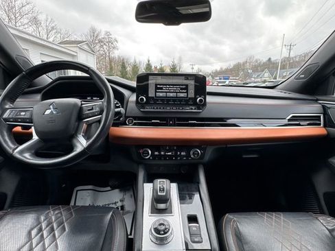 Used 2022 Mitsubishi Outlander SEL image 14