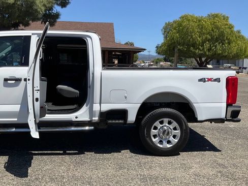 Used 2023 Ford F250 XLT AWD/4WD image 24