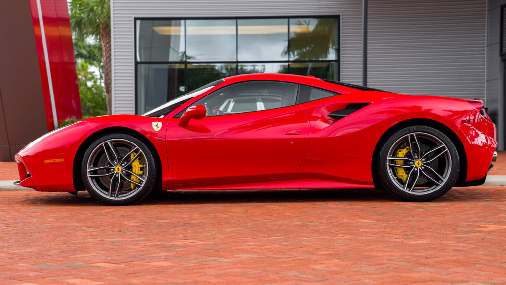 Used 2018 Ferrari 488 GTB RWD image 4