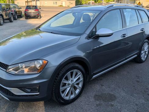 Used 2017 Volkswagen Golf Alltrack SE image 8